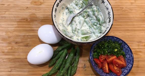 Asperges et œufs en cocotte