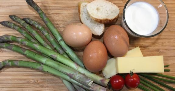 Asperges et œufs en cocotte